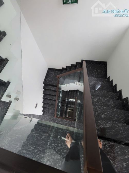 Cho thuê nhà nguyên căn mặt tiền đường Nguyễn Ái Quốc, tòa nhà rộng đẹp - 26