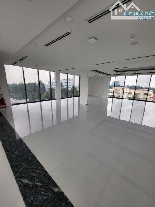 Cho thuê nhà nguyên căn mặt tiền đường Nguyễn Ái Quốc, tòa nhà rộng đẹp - 28