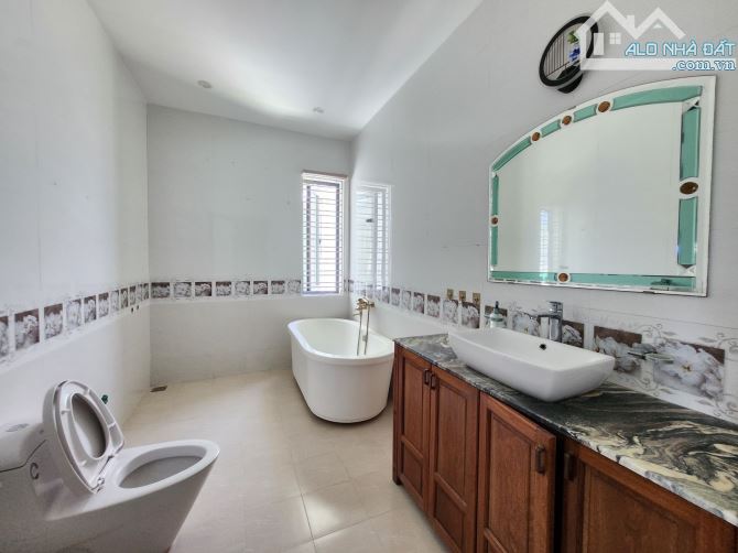 🔥 BÁN NHÀ BIỆT THỰ, KHU HOÀ XUÂN, NGUYỄN TRI PHƯƠNG, DT : 210m2, ĐƯỜNG 10.5, LỀ 4m - 3