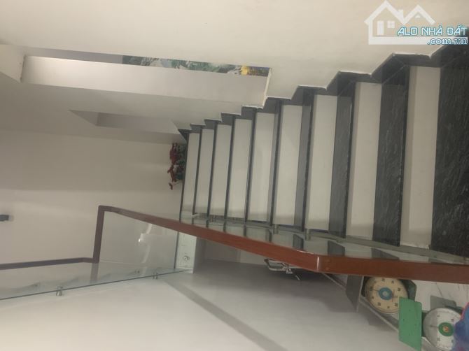 BÁN NHÀ 3 TẦNG 257 M2 NGANG 5.7 M MẶT TIỀN KINH DOANH ĐƯỜNG TRẦN HƯNG ĐẠO – DĨ AN - 17 TỶ - 3