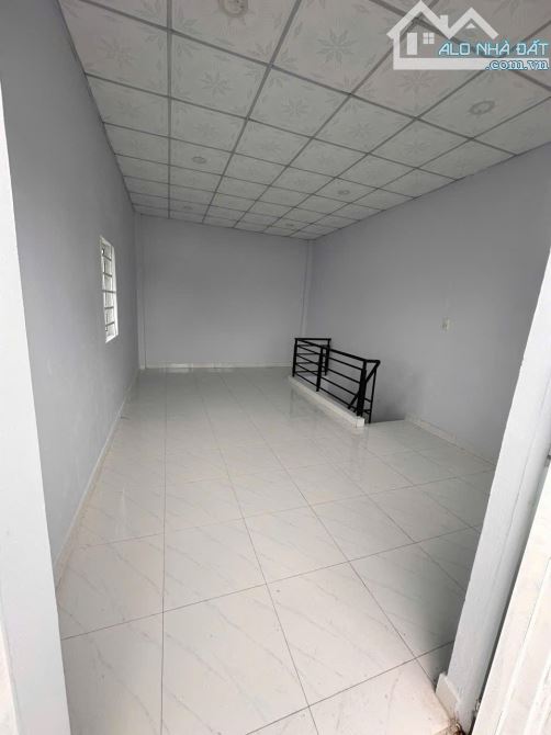 CHỦ KẸT TIỀN BÁN GẤP DÃY TRỌ 125M2-5 PHÒNG TRỌ-THU NHẬP 10TR-KHU DÂN CƯ TÂN ĐỨC - 3