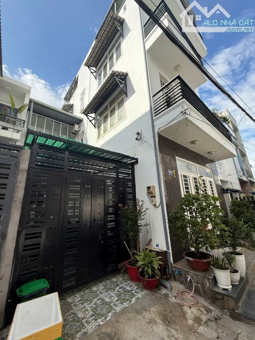 Xuất cảnh bán gấp nhà 4 tầng 8x12 gần ngay trung tâm hành chính quận 2 - 3