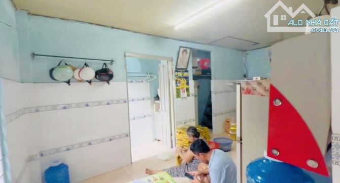 HÀNG XÓM SIÊU CHUNG CƯ SANG XỊN Q4 SIÊU PHẨM BẾN VÂN ĐỒN XE HƠI VI VUUU BÁN ĐẤT TẶNG NHÀ C - 3