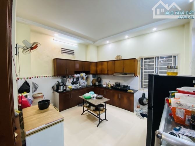 Nhà 3 tầng mặt tiền đường ô tô liền kề Đỗ Xuân Hợp, Phước Long B, Quận 9 - 3