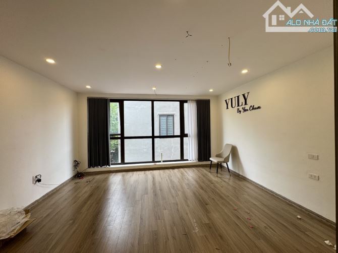 BÁN NHÀ CỔ LINH, LONG BIÊN, ÔTÔ VÀO NHÀ, THANG MÁY, TẶNG FULL NỘI THẤT. - 3