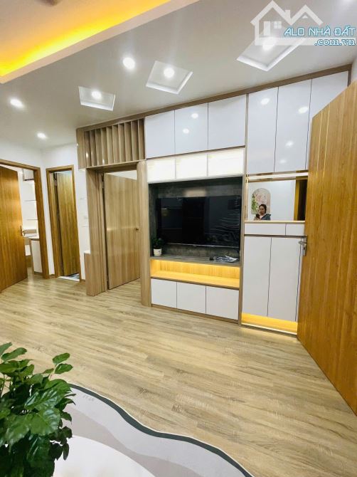BÁN NHÀ ĐÔNG TÁC ĐỐNG ĐA NHÀ MỚI THANG MÁY 10M RA ÔTÔ ĐỖ DT 35M 5T CHỈ 9.5 TỶ - 3