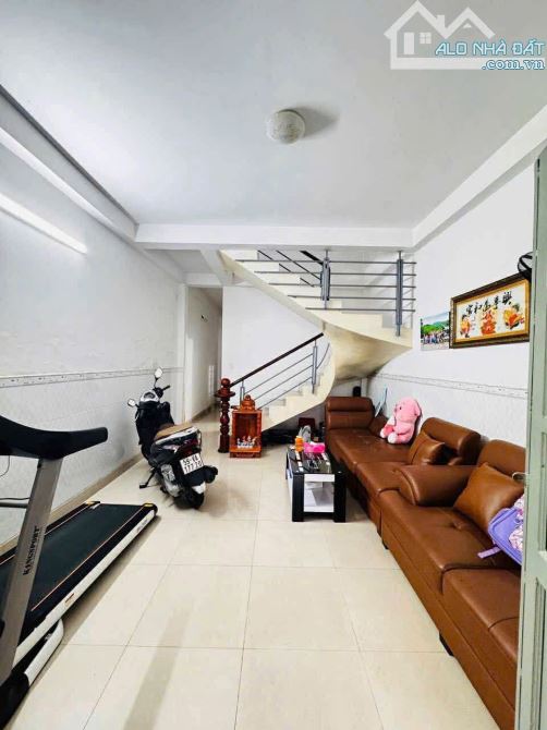 NHÀ Ở NGAY, 2 TẦNG, DT 81M2 (4x22), HẺM OTO VÀO NHÀ, 3 ĐỒNG TL - 3