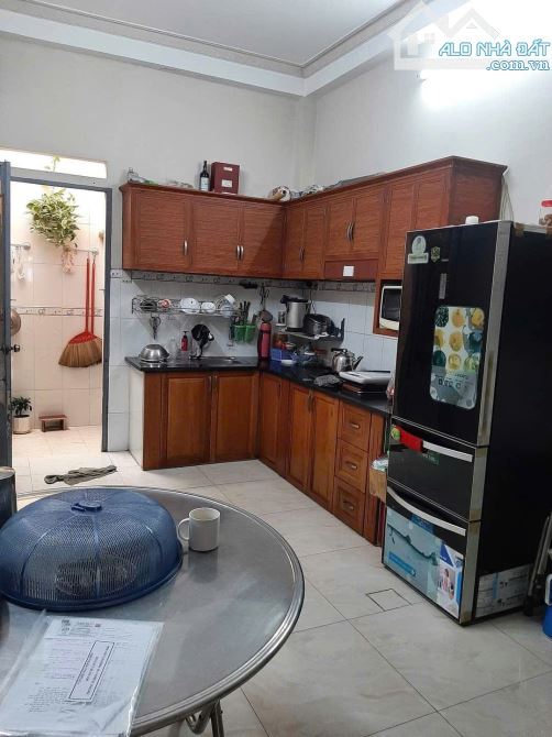 bán nhà MT hẻm 68 Đồng Nai ,p15 ,quận 10 .DT:3.7x13m .CN 49m2 4 tầng .Gía :12.9 tỷ - 3