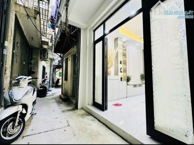 Bán Nhà Minh Khai Hai Bà Trưng 28m x 5 Tầng Mặt Tiền 3.4m Nhà Xây Mới Thiết Kế Hiện Đạ