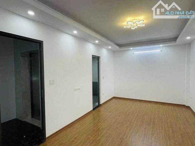 Hot chủ nhà ưu ái kỉ niệm cho anh chị căn nhà 5 tầng tại Vân Canh cách đường oto 50m - 3