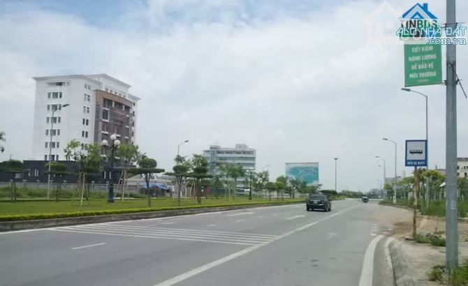 bán 1 lô Hỗn hợp mặt đg Trường Chinh - khu ĐTM phía Tây TpHD - Diện tích 600m, MT 20m - Hư - 3