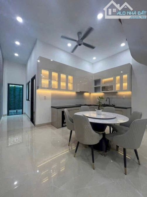NHÀ Ở NGAY, 3 TẦNG, 5x30, HẺM 12M, VỈA HÈ, THỦ DẦU, 5 ĐỒNG TL - 3
