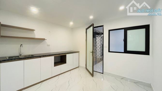 BÁN CĂN TẬP THỂ  ĐẸP HƠN CHUNG CƯ , SỬ DỤNG 160M  3 MẶT THOÁNG, 3 PN,  MẶT PHỐ THÁI THỊNH - 3