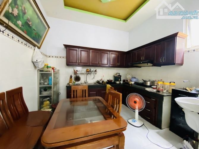 Nhà 4 tầng 72m2 MT kinh doanh sát Lê Thị Riêng - 3