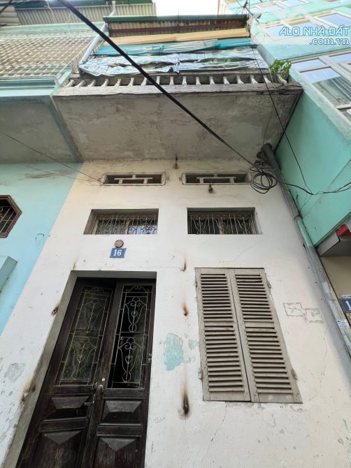 Bán nhà Hồng Mai 30m2, 2T, mt 3.5m oto đỗ cửa, đẹp phân lô, sổ vuông. Giá 7.5 tỷ - 3
