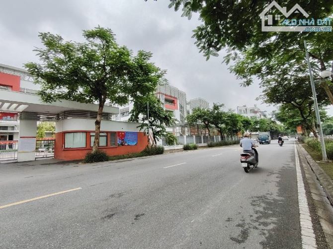PHÚC LỢI - LONG BIÊN  - THỬA ĐẤT HIẾM CÓ - GIÁ RẺ - 61m2 - CHào 4.95 Tỷ - 4