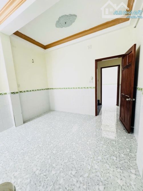 PHAN HUY ÍCH GÒ VẤP ,4×11 4 TẦNG ,HXH ,GẦN EMART ,SÂN BAY ,CHỢ CHỈ NHỈNH 5 TỶ - 4