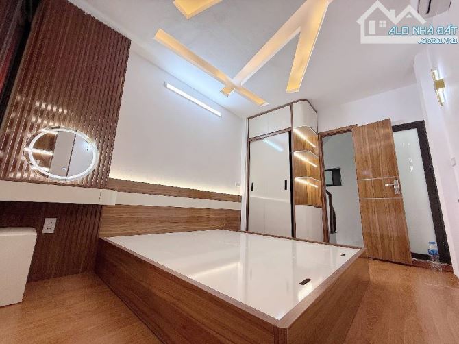HƠN 4 TỴ- LÁNG HẠ- NGÕ THÔNG MAI ANH TUẤN- HỒ HOÀNG CẦU- 20M*5T- 3 NGỦ- NHÀ MỚI KÍNH KOONG - 4