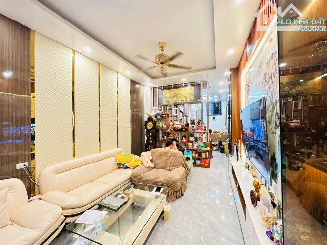 Thịnh Quang, 46m, 6ngủ, Ô tô, Hai thoáng, Ngõ thông, Sổ đẹp, Nhà mới full nội thất cao cấp - 4