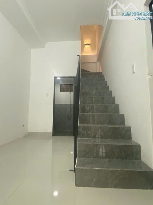 Bán nhà ngang khủng 5.7m - Nhỉnh 4 tỉ - 1 phút Lê Văn Việt, Song Hành - 4