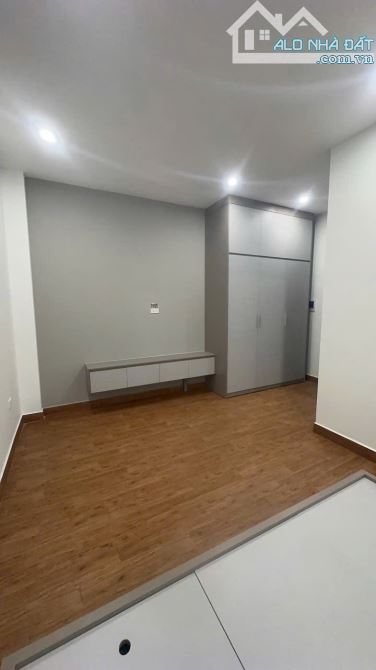 HOA HẬU NGỌC THUỴ 45m 7  TẦNG DÂN XÂY -.FULL NỘI THẤT -.2 OTO TẢI TRÁNH NHAU - VIP NHẤT - 4
