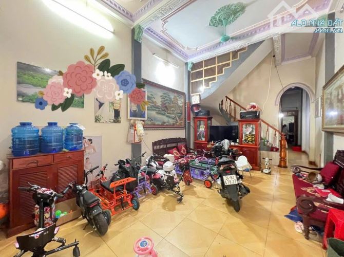 NHÀ 1,5 TẦNG CỔNG TRƯỜNG HOÀNG VĂN THỤ - CỐC LẾU, 90m2 - 4
