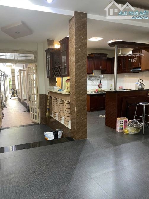 BIỆT THỰ HXH - PHẠM VĂN HAI - TÂN BÌNH - DT:133M2 NGANG 5M - 3 TẦNG - CHỈ 18,5 TỶ - 4