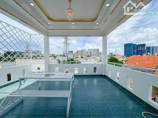 Bán Nhà Quận 7  - 100m2 - Ngang 14m - 3 Tầng - Chỉ 7 Tỷ Hơn - 4
