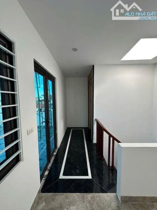 BÁN NHÀ ĐẸP LONG BIÊN, Chỉ 9,2 TỶ, 45m², 6 TẦNG – THANG MÁY XỊN Ô tô vào nhà – Ngõ - 4