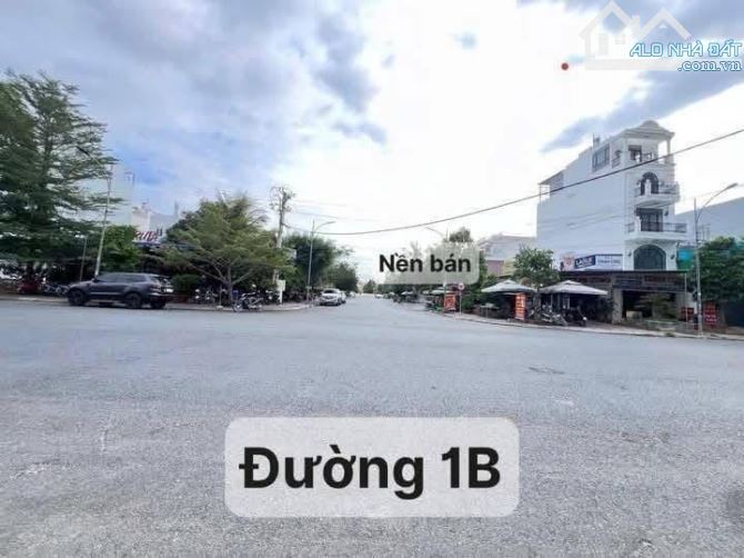 Bán GẤP Nền - MẶT TIỀN - vị trí đẹp. Đối diện cổng trường Trần Hoàng Na - 4