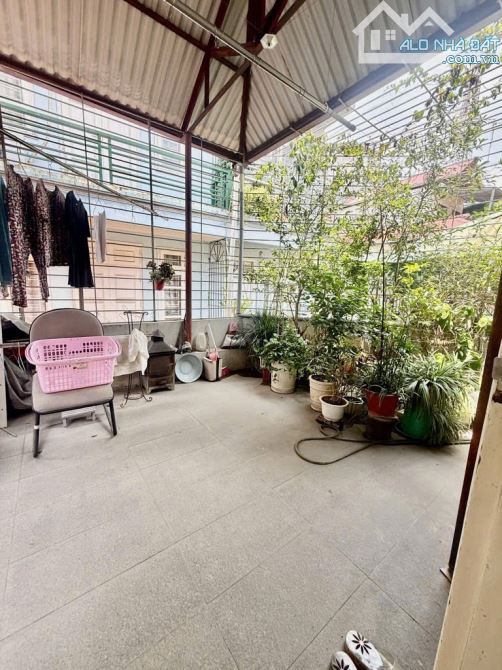 Cần bán nhà Phố Nguyễn Đình Chiểu - 90m2 x 4 Tầng - Đẹp như biệt thự - Sổ đỏ vuông đẹp - 4