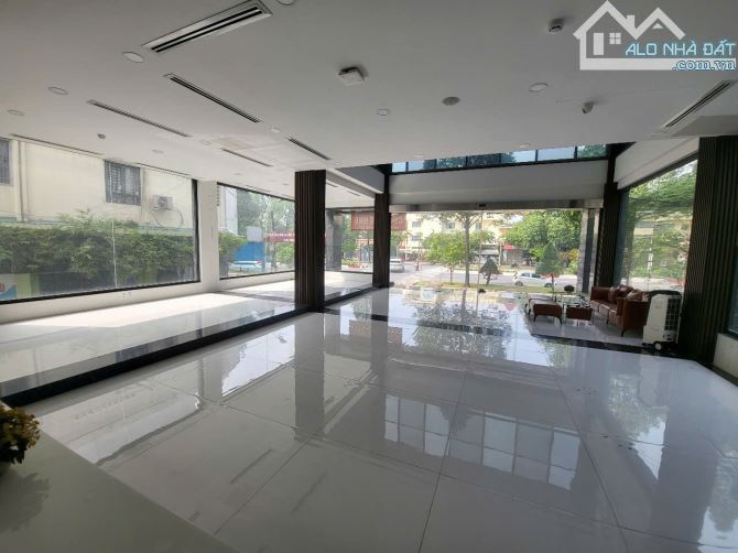 Cho thuê nhà nguyên căn mặt tiền đường Nguyễn Ái Quốc, tòa nhà rộng đẹp - 4