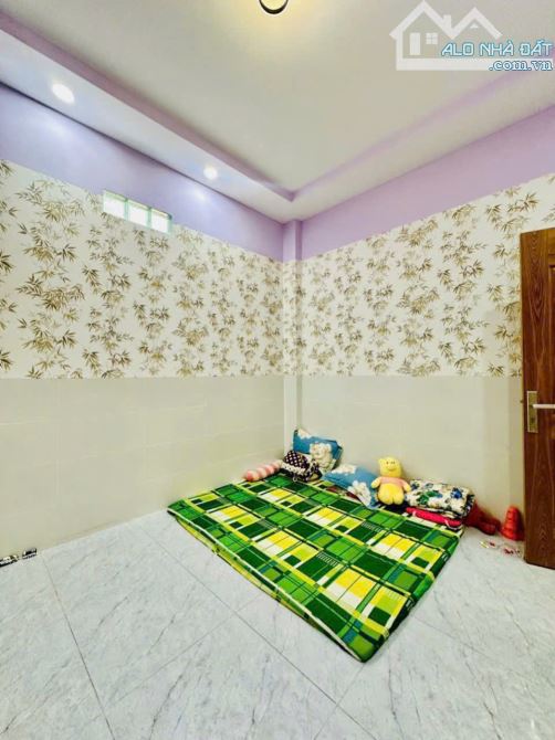 Kẹt tiền, bán rẻ nhà Tân Phong SR,TC, sân oto, đường oto chỉ 2,7 tỷ - 4