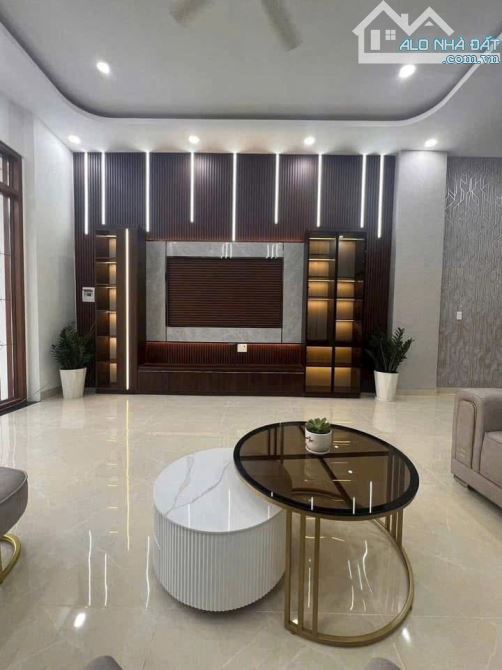 NHÀ Ở NGAY, 3 TẦNG, 5x30, HẺM 12M, VỈA HÈ, THỦ DẦU, 5 ĐỒNG TL - 4
