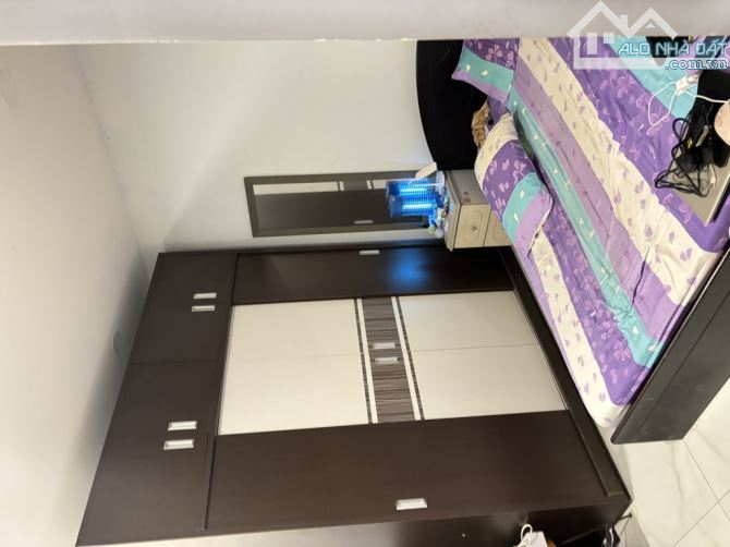 Chính chủ .hẻm 1 trục- 3 tầng . 85m2 - 4pn. Gần hàng xanh . - 4