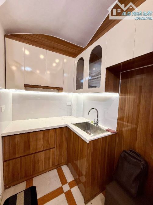 HƠN 4 TỴ- LÁNG HẠ- NGÕ THÔNG MAI ANH TUẤN- HỒ HOÀNG CẦU- 20M*5T- 3 NGỦ- NHÀ MỚI KÍNH KOONG - 5