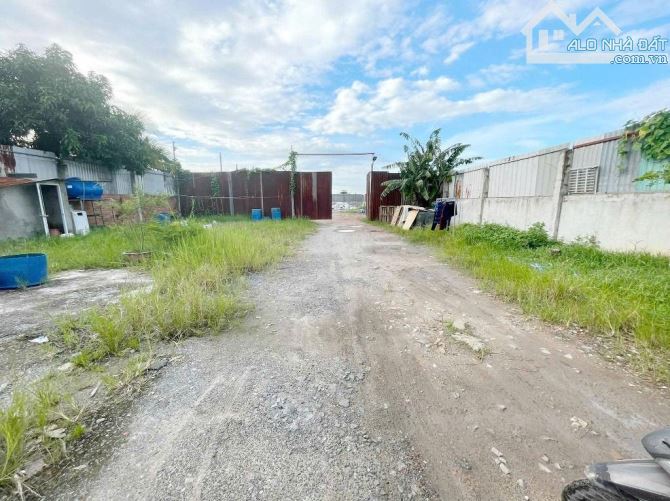 🔥Bán lô đất 1,670m2 ngay Trung Tâm Hóc Môn..Dt :12m*32,5 nở hậu L 💰 21 Tỷ - 5