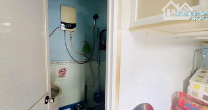 HÀNG XÓM SIÊU CHUNG CƯ SANG XỊN Q4 SIÊU PHẨM BẾN VÂN ĐỒN XE HƠI VI VUUU BÁN ĐẤT TẶNG NHÀ C - 5