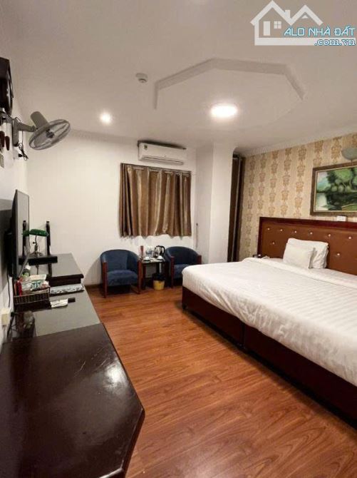 Mặt phố Trần Hưng Đạo siêu mặt tiền 10m hiếm bán, phố đẹp cực VIP, 3 tầng, 396m2, 380 tỷ - 5
