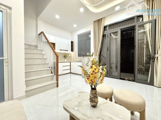 BÁN NHÀ FULL NỘI THẤT - NGUYỄN TRỌNG TUYỂN, PHÚ NHUẬN - SAU LƯNG MẶT TIỀN – 24M2- 5.9 TỶ - 5