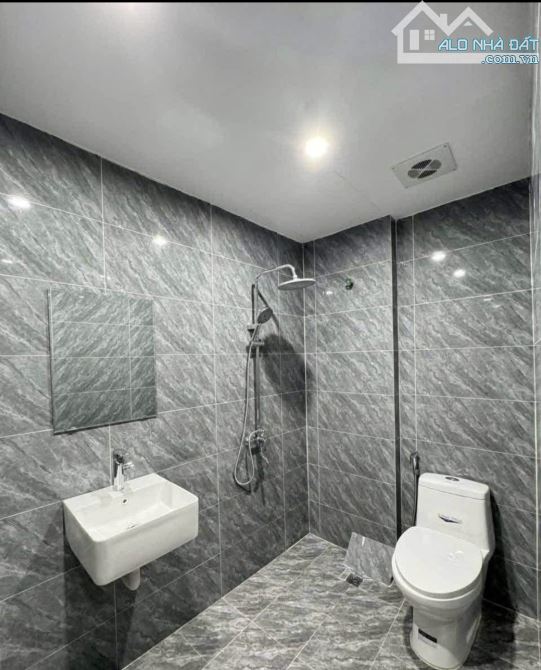 Bán Nhà Minh Khai Hai Bà Trưng 28m x 5 Tầng Mặt Tiền 3.4m Nhà Xây Mới Thiết Kế Hiện Đạ