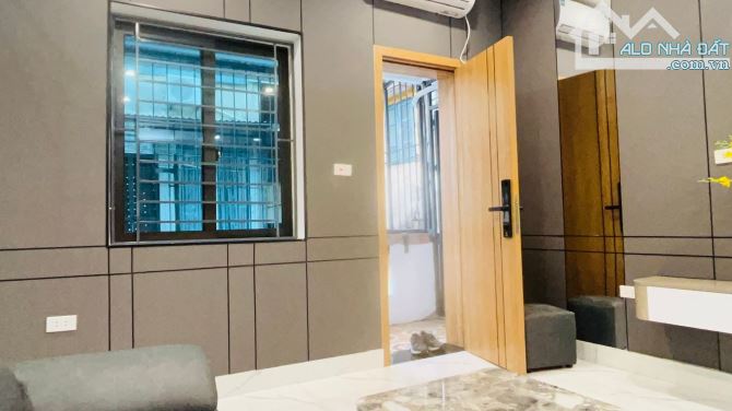 BÁN CĂN TẬP THỂ  ĐẸP HƠN CHUNG CƯ , SỬ DỤNG 160M  3 MẶT THOÁNG, 3 PN,  MẶT PHỐ THÁI THỊNH - 5