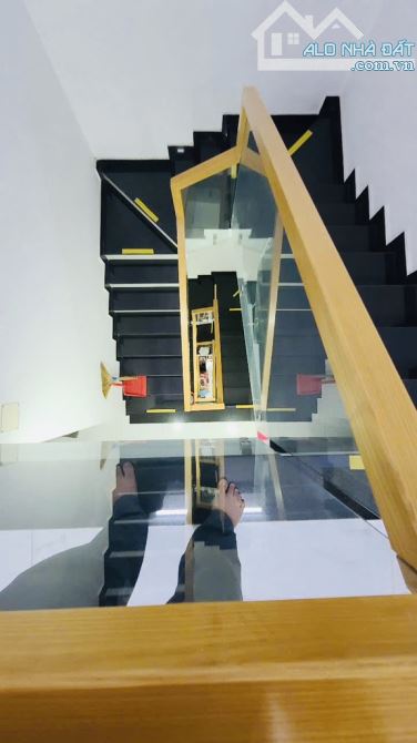 Gấp bán!Nhà siu đẹp chợ bình thành, btân 50m2x4 tầng,ô tô ngủ trong nhà ,shr chỉ 5.29tỷ tl - 5
