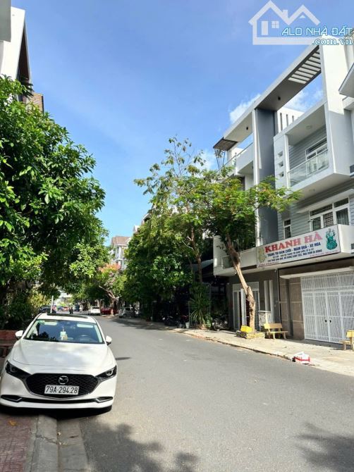 900-BÁN NHÀ ĐẸP 3 TẦNG HIỆN ĐẠI ĐANG CHO THUÊ 20 TR/THÁNG CHỈ CÓ 10,5TỶ - GẦN ST GO BV - 6