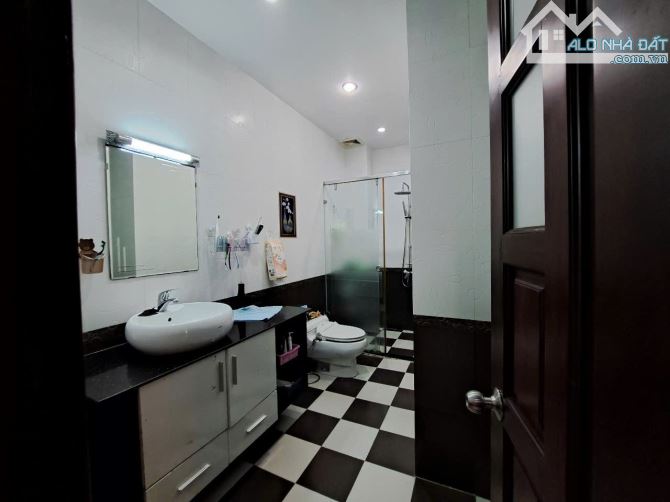 BIỆT THỰ ĐƯỜNG LÝ THƯỜNG KIỆT THÔNG BÀNH VĂN TRÂN - TÂN BÌNH - 96M2 - 4 TẦNG -GIÁ 14,6 TỶ - 6