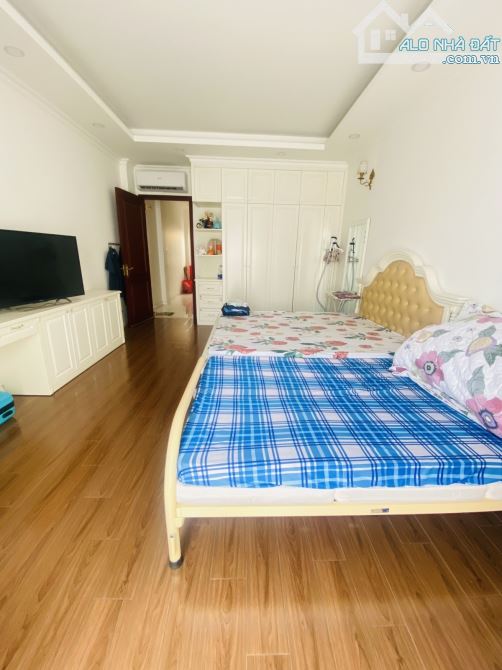 Nhật Tảo quận 10 48/57m2 6 tầng giá chỉ 27 tỷ - 6