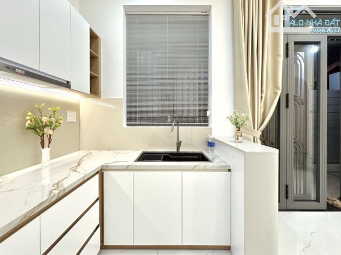 BÁN NHÀ FULL NỘI THẤT - NGUYỄN TRỌNG TUYỂN, PHÚ NHUẬN - SAU LƯNG MẶT TIỀN – 24M2- 5.9 TỶ - 6