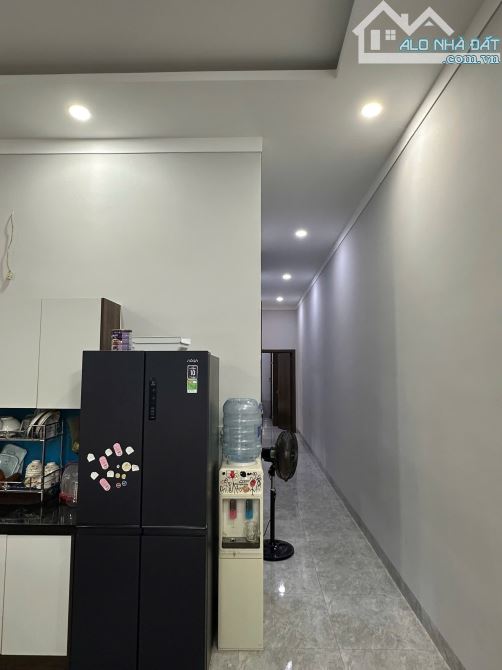 Nhà c4 3pn cuối ymoan rẽ trái - 2.250 - 7