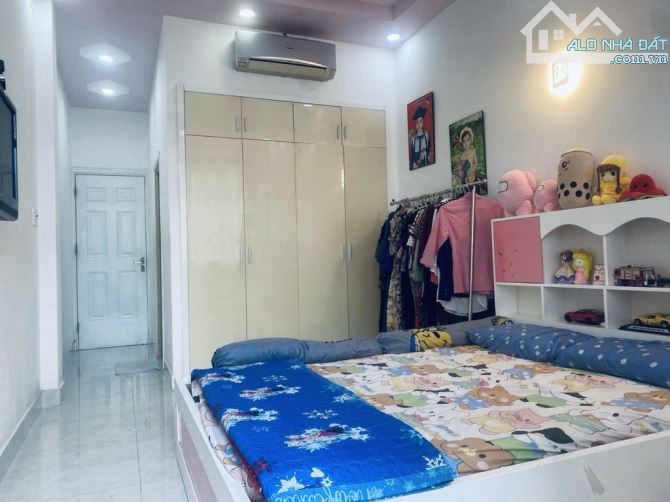 NHÀ 4 TẦNG TẠI TÔN THẤT THUYẾT F4 Q4 - CÁCH MẶT TIỀN VÀI BƯỚC CHÂN - KHU DCHH - 7