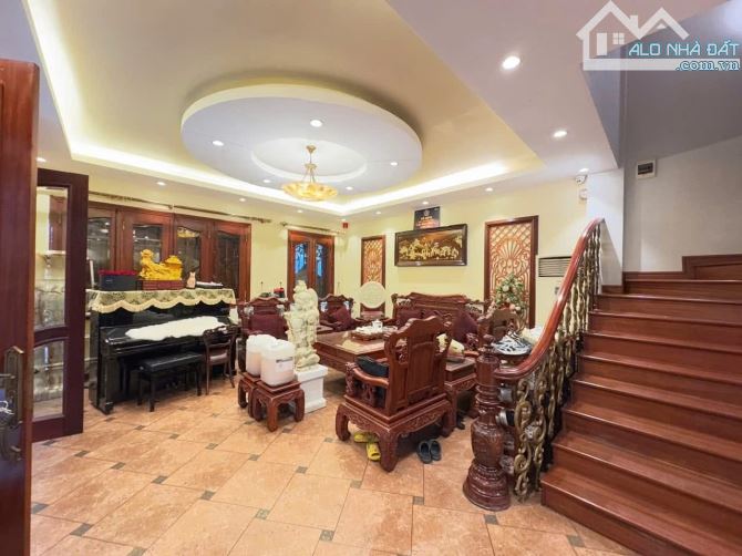 CẦN TÌM CHỦ MỚI TÂM HUYẾT CHO CĂN NHÀ SIÊU ĐẸP PHỐ ĐỘI CẤN - MẶT TIỀN SIÊU RỘNG - LÔ GÓC 2 - 7
